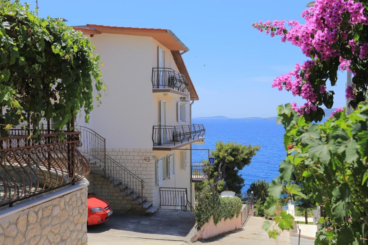 Apartments By The Sea Okrug Donji, Ciovo - 16657 Donji Okrug  Dış mekan fotoğraf