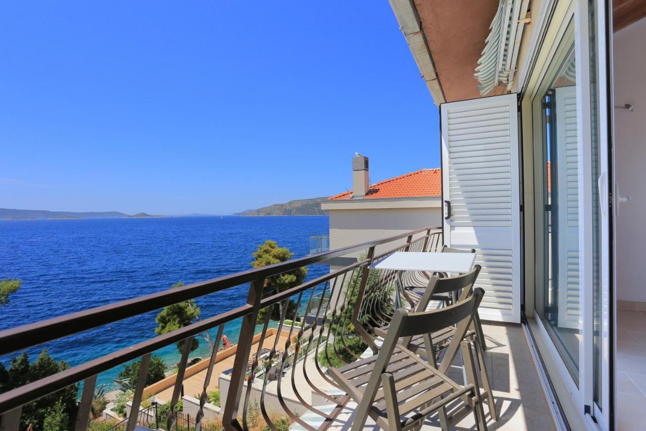Apartments By The Sea Okrug Donji, Ciovo - 16657 Donji Okrug  Dış mekan fotoğraf